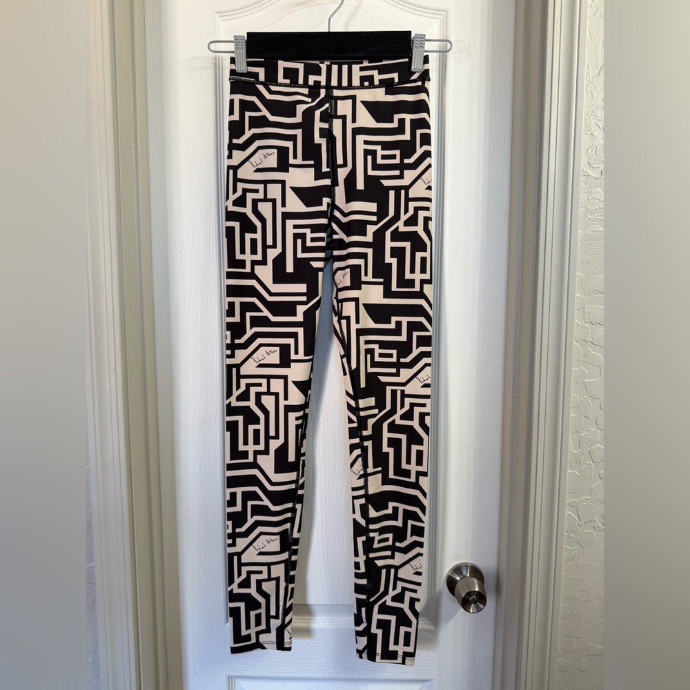 Richard Allen & H&M Black/Beige Graphic Size S-